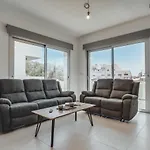 Βίλα In Style In Modern 3 Bedroom Near Nissi & Square *