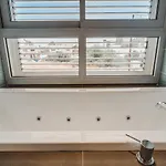 Βίλα In Style In Modern 3 Bedroom Near Nissi & Square *