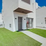 In Style In Modern 3 Bedroom Near Nissi & Square Βίλα *