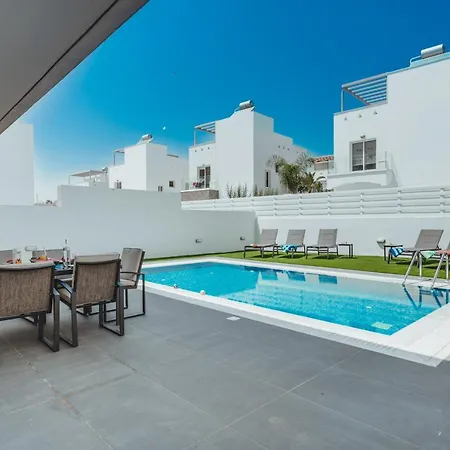 In Style In Modern 3 Bedroom Near Nissi & Square Ajia Napa
