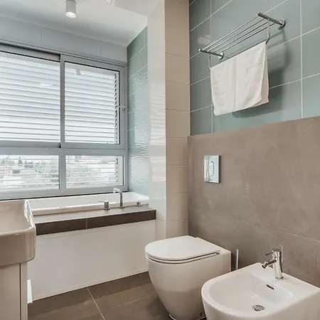 In Style In Modern 3 Bedroom Near Nissi & Square *