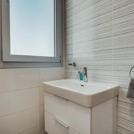 In Style In Modern 3 Bedroom Near Nissi & Square Ajia Napa