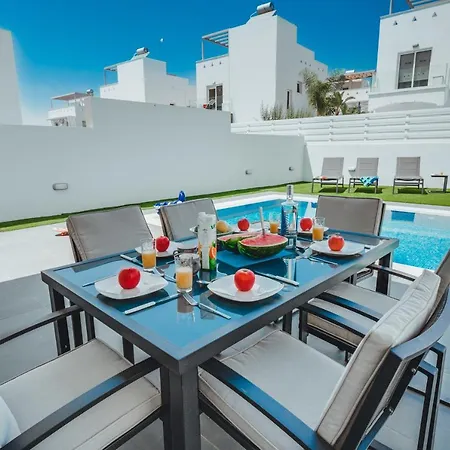 In Style In Modern 3 Bedroom Near Nissi & Square