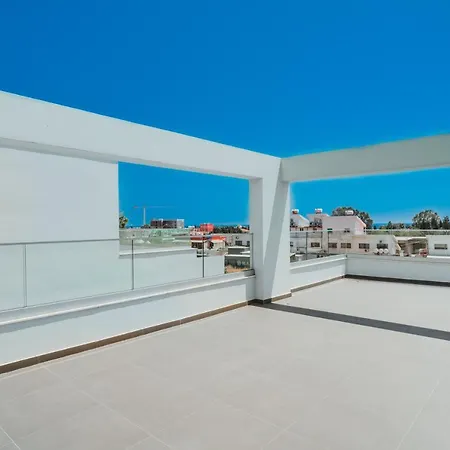 In Style In Modern 3 Bedroom Near Nissi & Square Villa Aya Napa