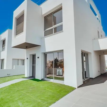 In Style In Modern 3 Bedroom Near Nissi & Square