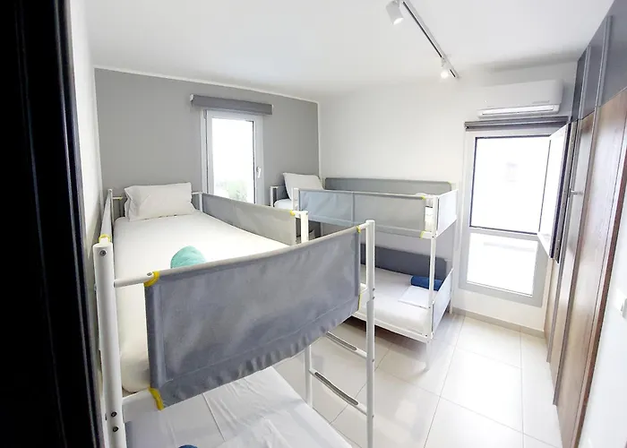 Villa In Style In Modern 3 Bedroom Near Nissi & Square *